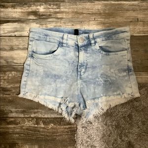 H&M Divided acid wash High Rise High waisted denim shorts frayed hems Size 4